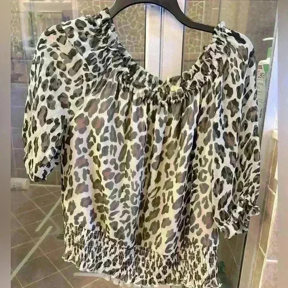 INC international Concepts animal print off the shoulder top in size 8. - Picture 1 of 4